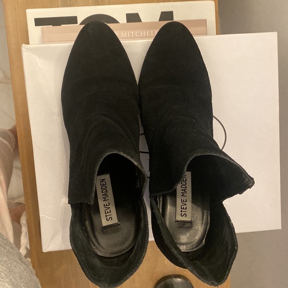 Steve Madden “rookie” black suede boots. - Picture 4 of 6